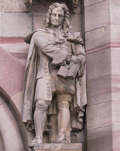 This statue of Gottfried Wilhelm Leibniz adorns the auditorium of the University of Göttingen.  (click for credit)