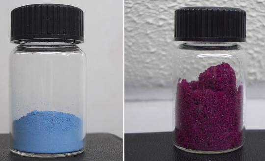 The anhydrous (left) and hydrated form (right) of cobalt (II) chloride.  (click for credit)