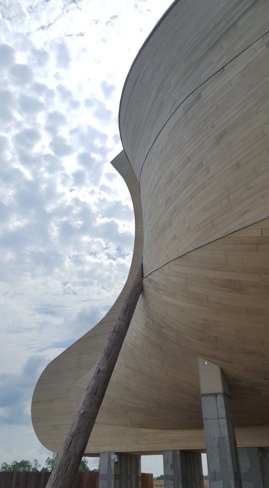 The bow of the Ark as seen from the entrance. (click for a larger image)